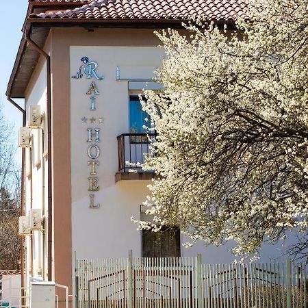 Раѝ Hotell Chisarja Exteriör bild