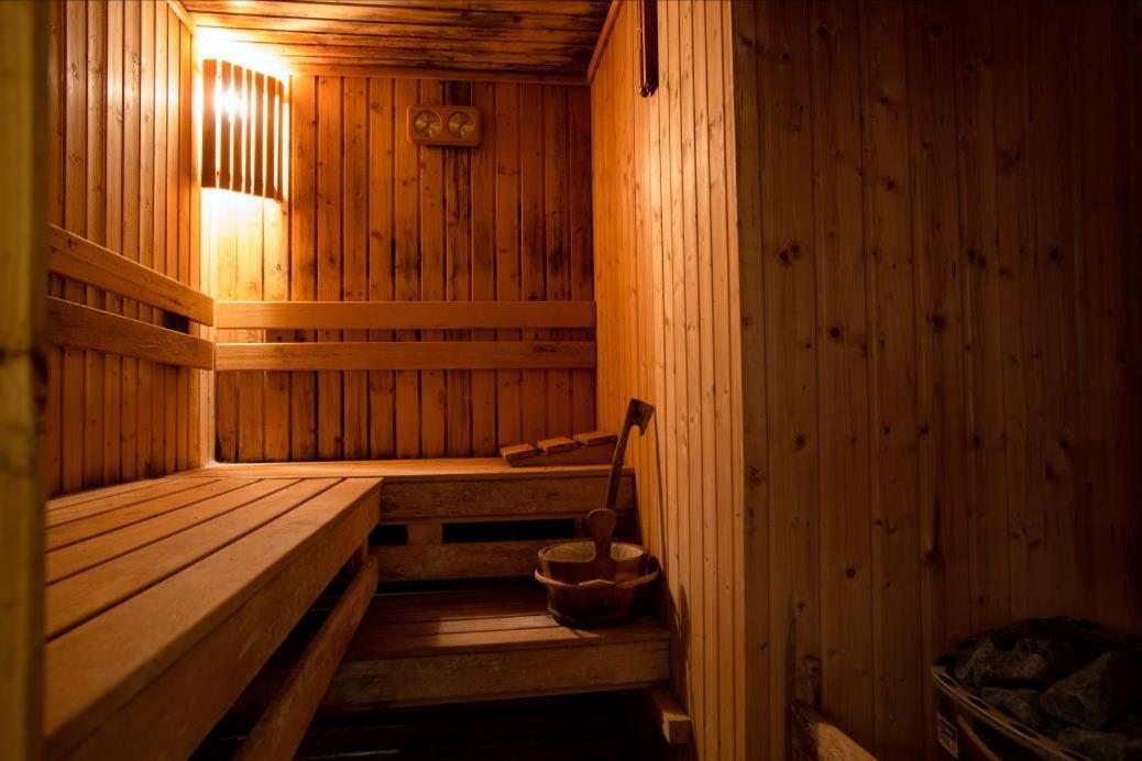 Раѝ Hotell Chisarja Exteriör bild