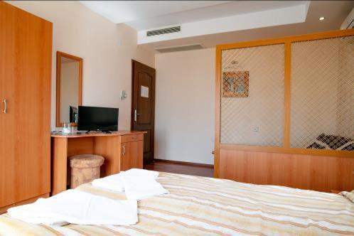 Раѝ Hotell Chisarja Exteriör bild
